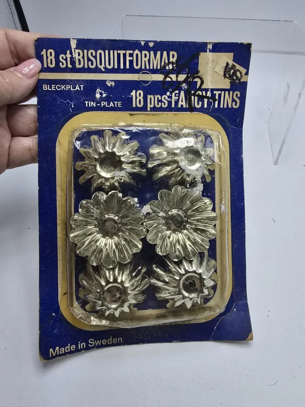 VINTAGE BISQUITFORMAR Fancy Tins 18 pcs Made In Sweden